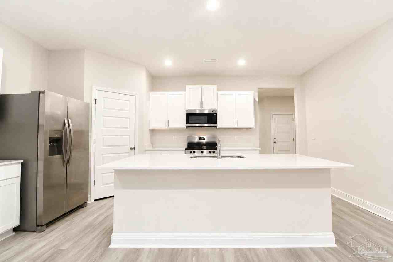 530 Bridle Way - Photo 6 of 17