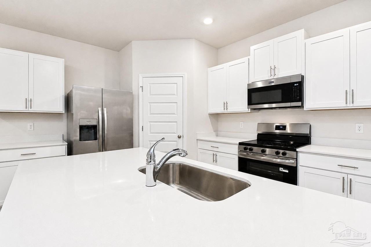 530 Bridle Way - Photo 7 of 17