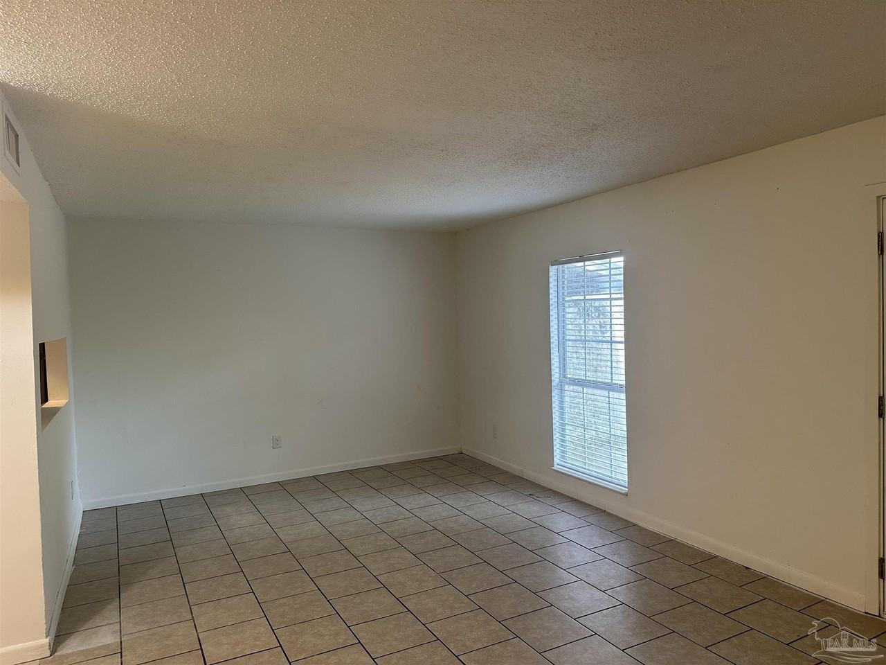 843 Esconditas Pl - Photo 2 of 5