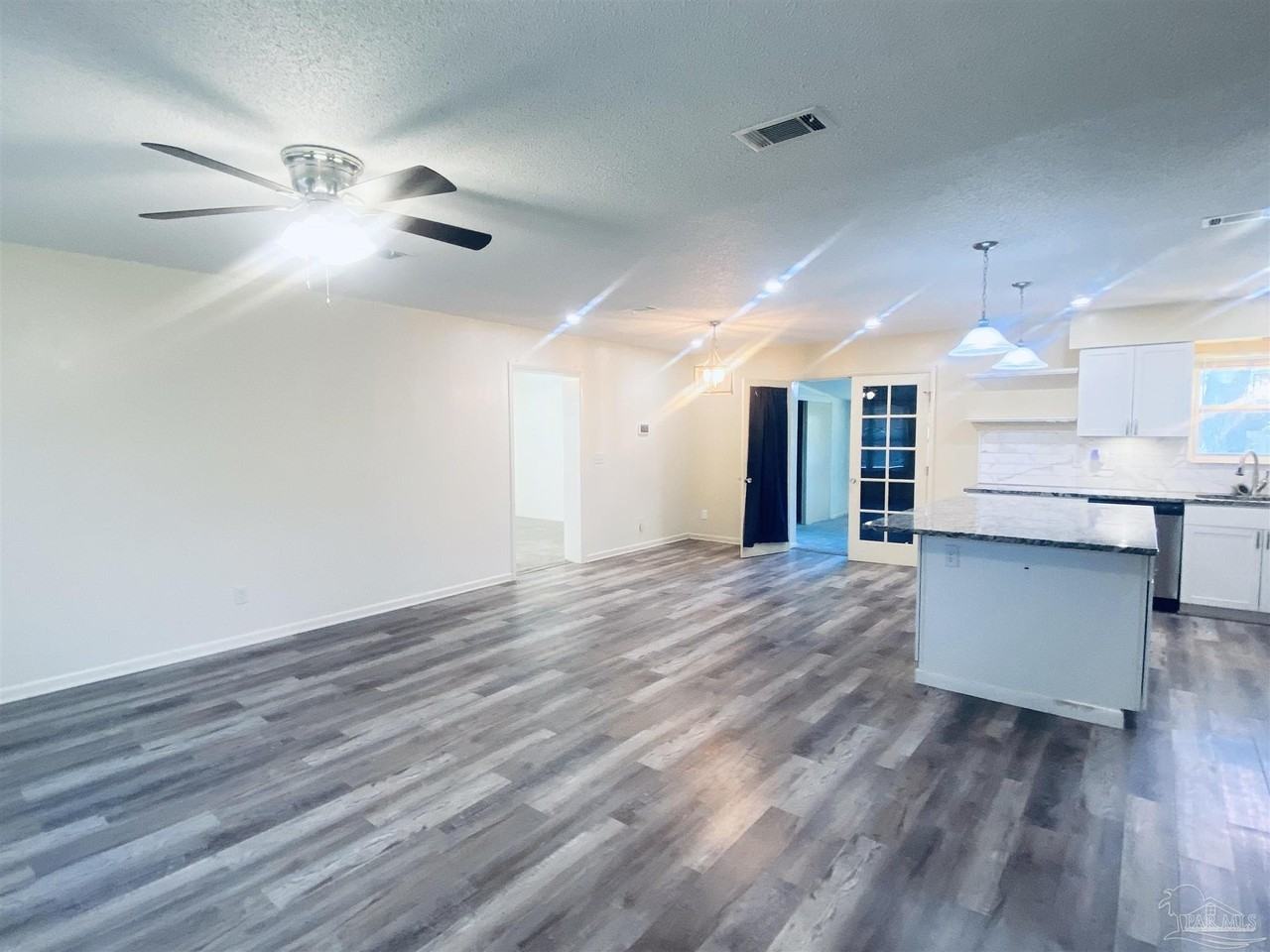 2315 Reva Cir - Photo 3 of 23