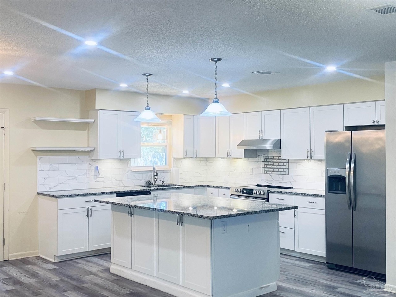 2315 Reva Cir - Photo 5 of 23