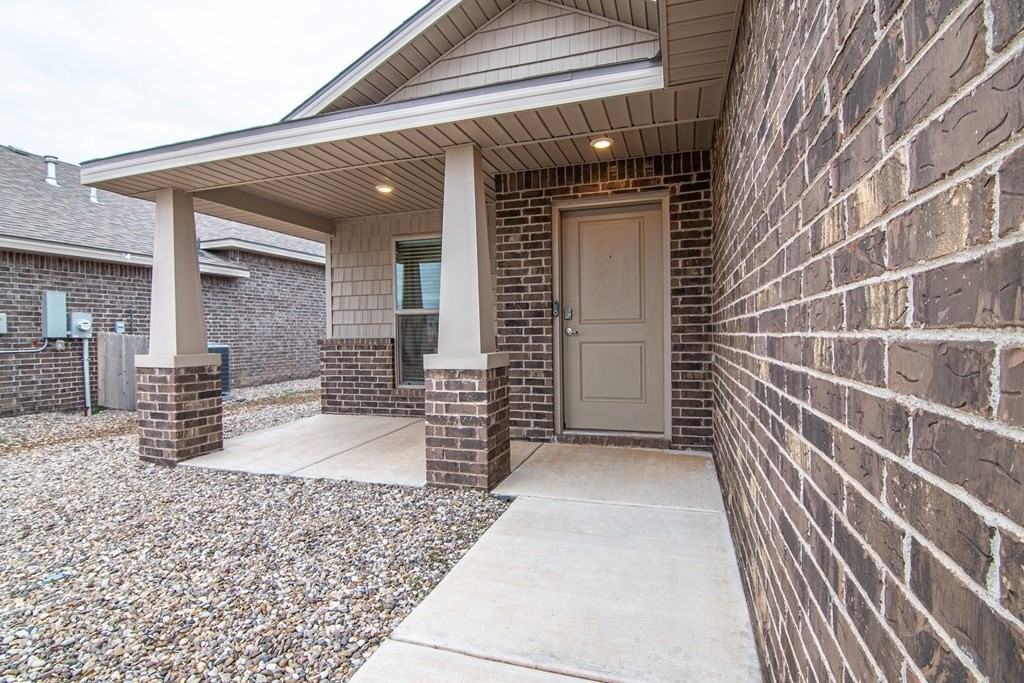 2524 Outlaw Ct - Photo 2 of 26
