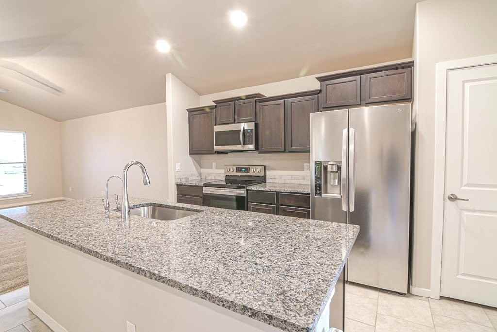 2524 Outlaw Ct - Photo 5 of 26