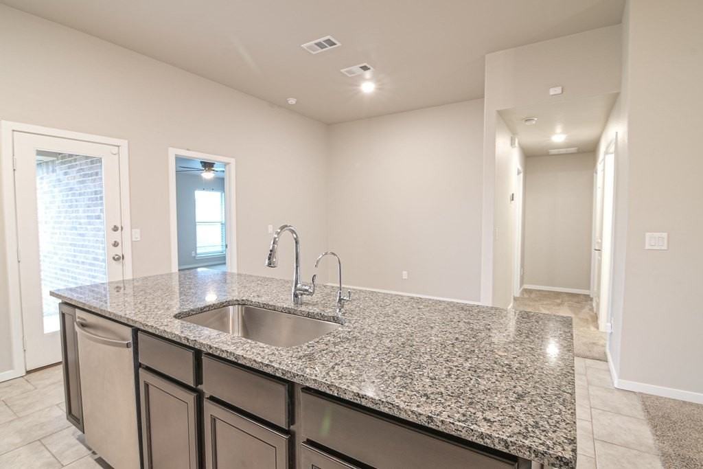 2524 Outlaw Ct - Photo 6 of 26
