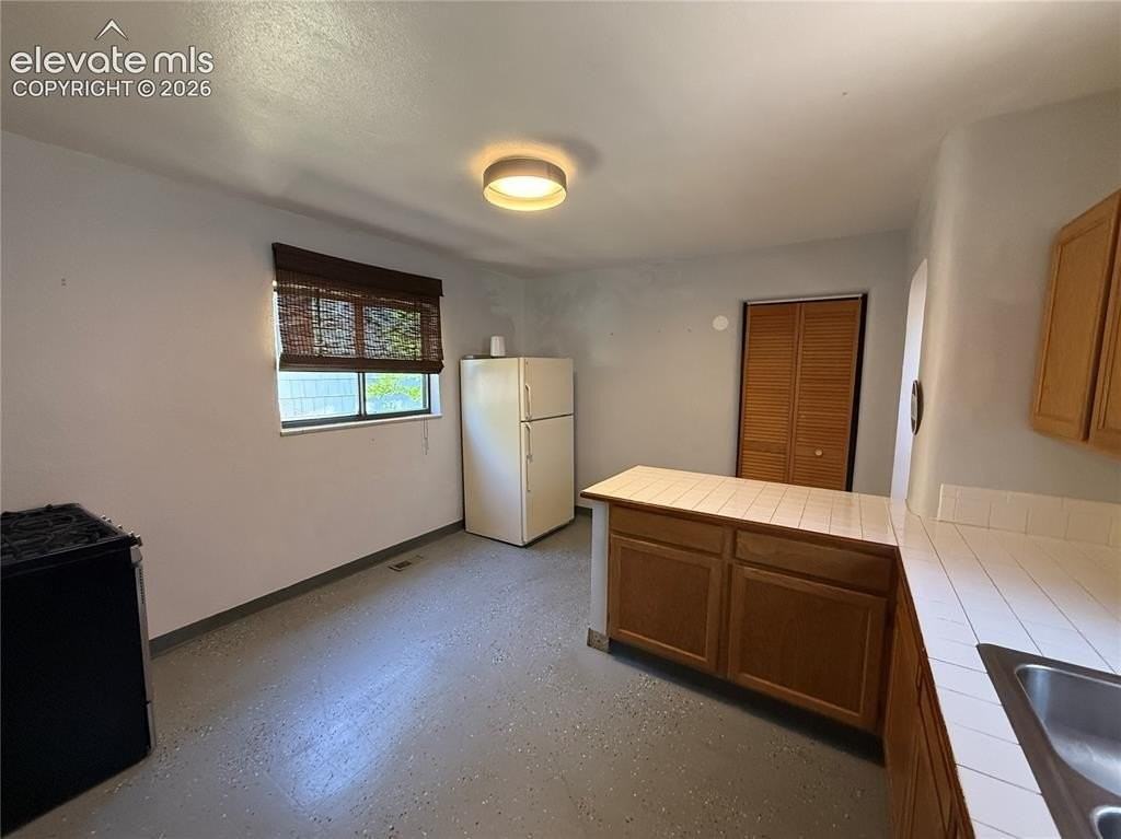 1220 E San Rafael St - Photo 5 of 21