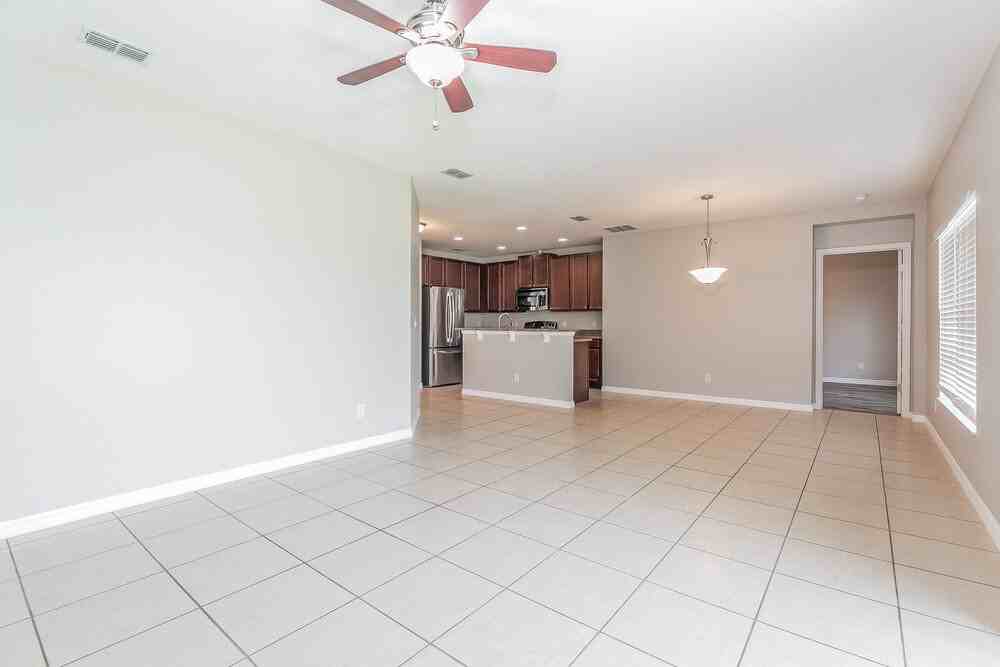3722 Brambly Ave - Photo 4 of 16