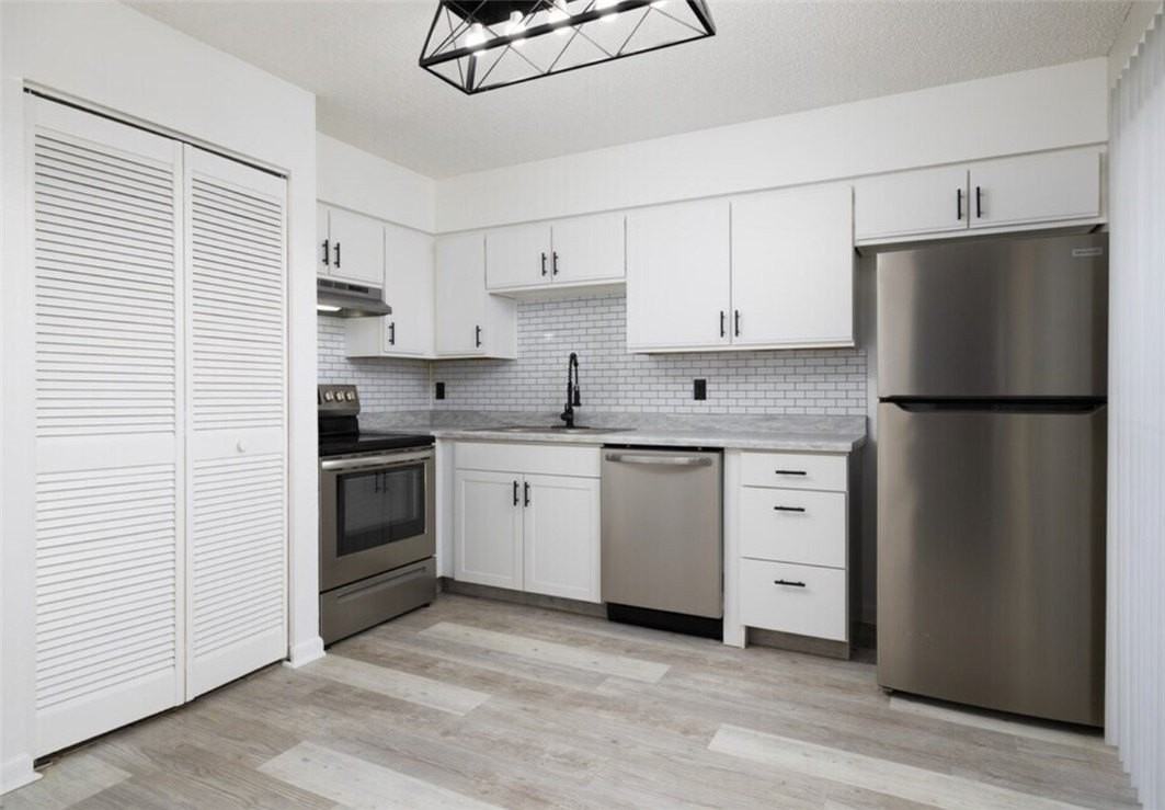 1587 40th Ave #K2 - Photo 3 of 15