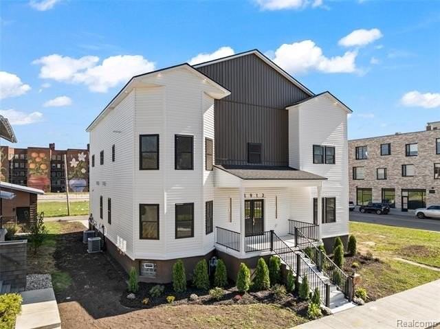3912 4th St - Photo 4 of 50