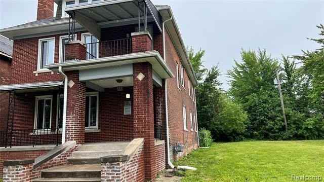 3337 Sturtevant St - Photo 2 of 8
