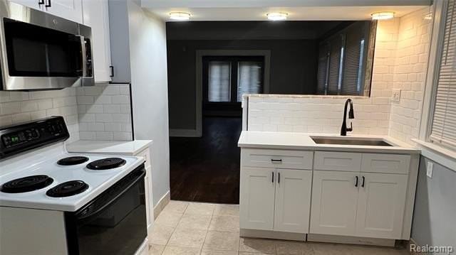 3337 Sturtevant St - Photo 5 of 8