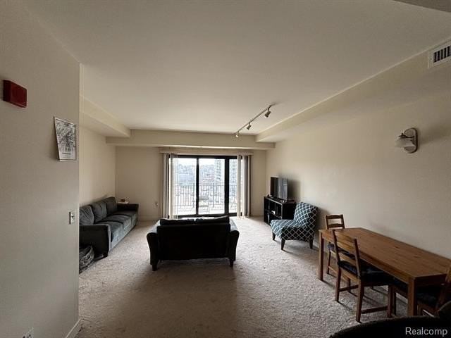 111 N Ashley St #506 - Photo 5 of 11