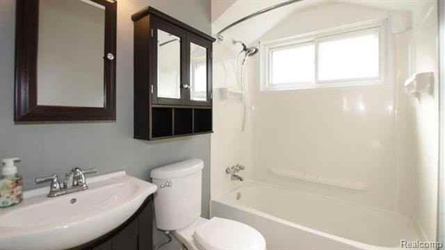 27791 Groveland St - Photo 4 of 6