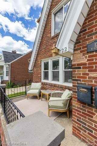 122 W Houstonia Ave - Photo 3 of 38