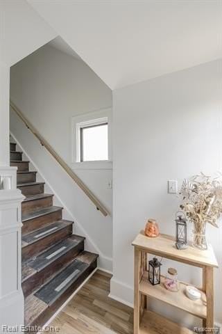 122 W Houstonia Ave - Photo 4 of 38