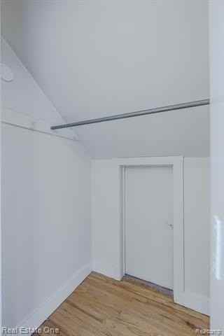 122 W Houstonia Ave - Photo 7 of 38