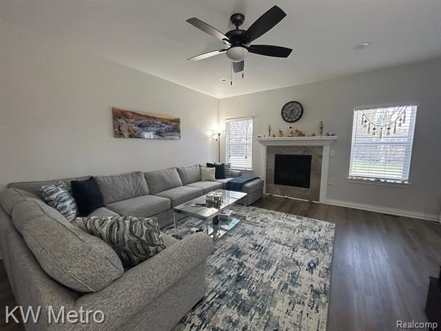 2323 E Maple Rd - Photo 5 of 17