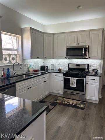 2323 E Maple Rd - Photo 6 of 17