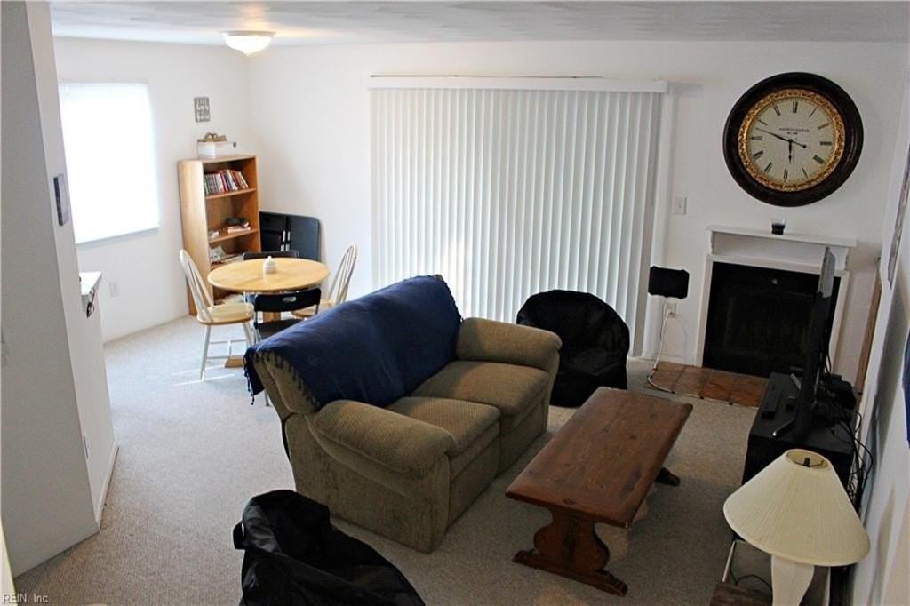 1009 Autumn Woods Ln #111 - Photo 3 of 10