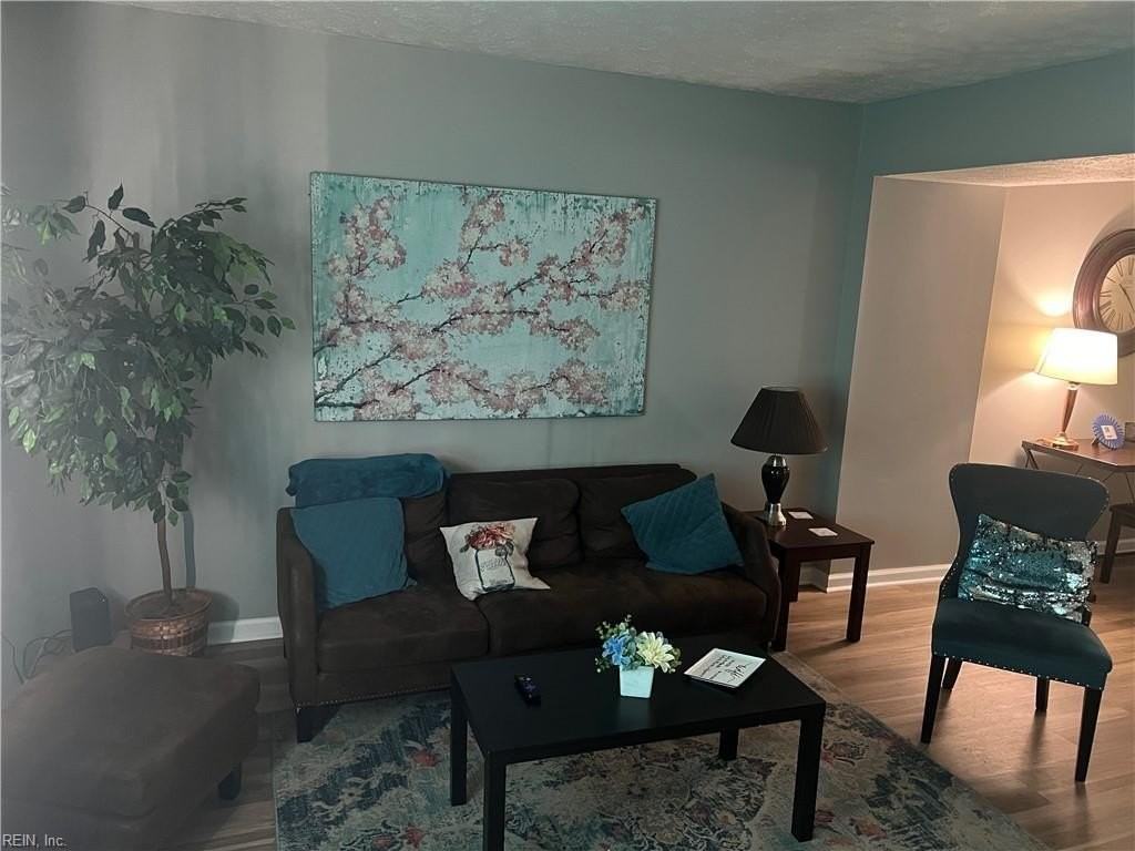 13 Sally Ann Pl - Photo 2 of 22
