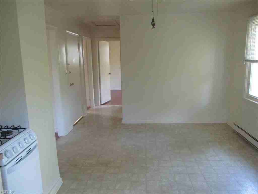 218 E Gilpin Ave - Photo 5 of 9