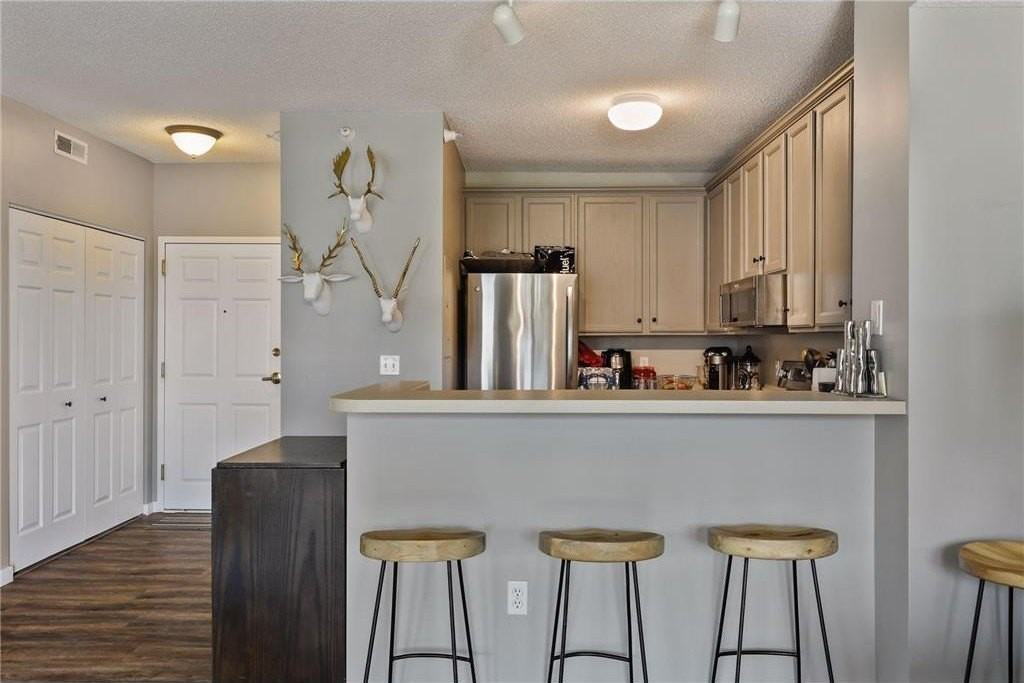 660 N 2nd St #410 - Photo 5 of 22