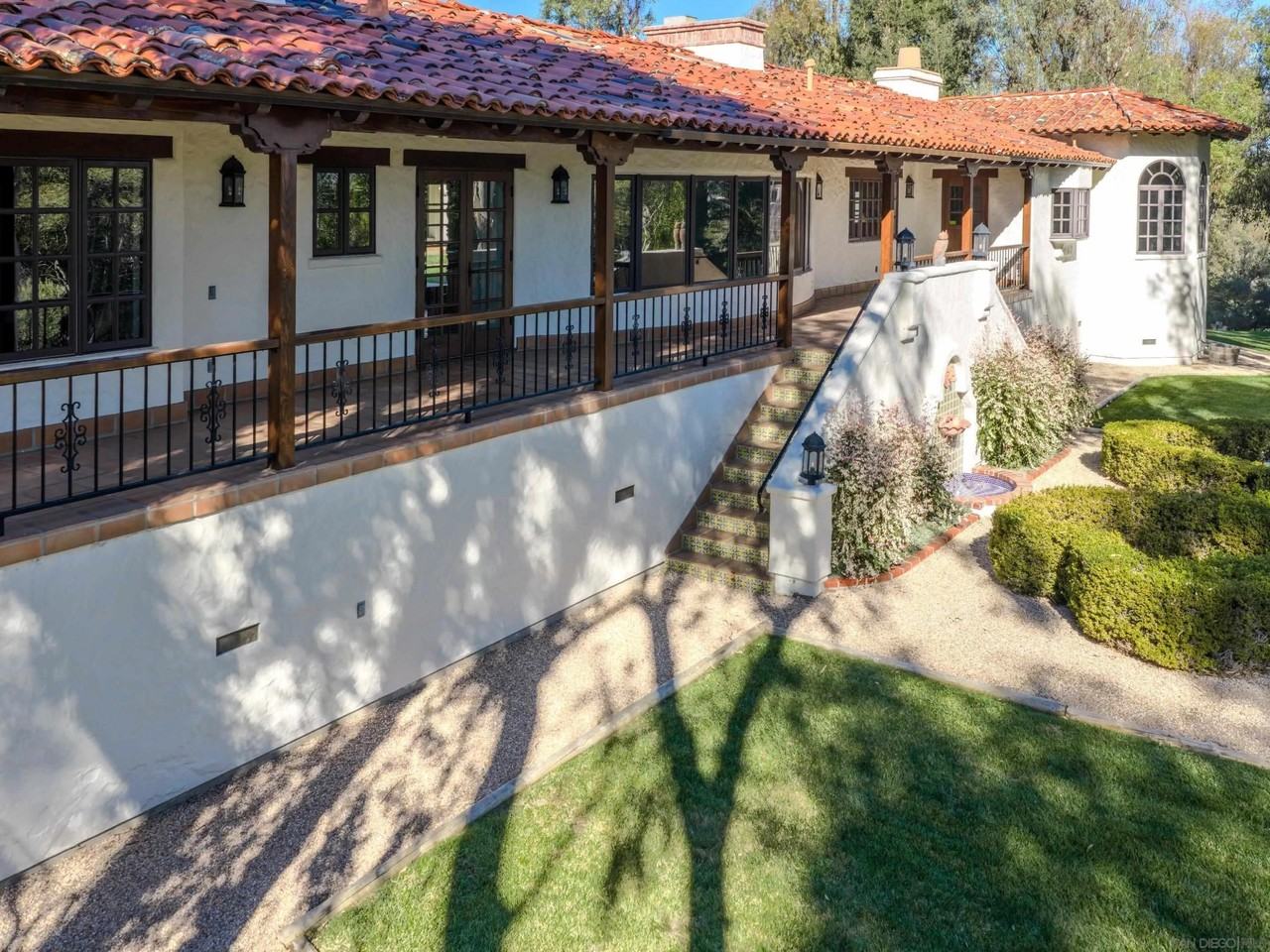 5443 Calzada Del Bosque - Photo 6 of 30