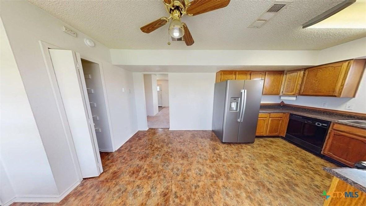 1613 Bobby Lee Dr - Photo 4 of 37