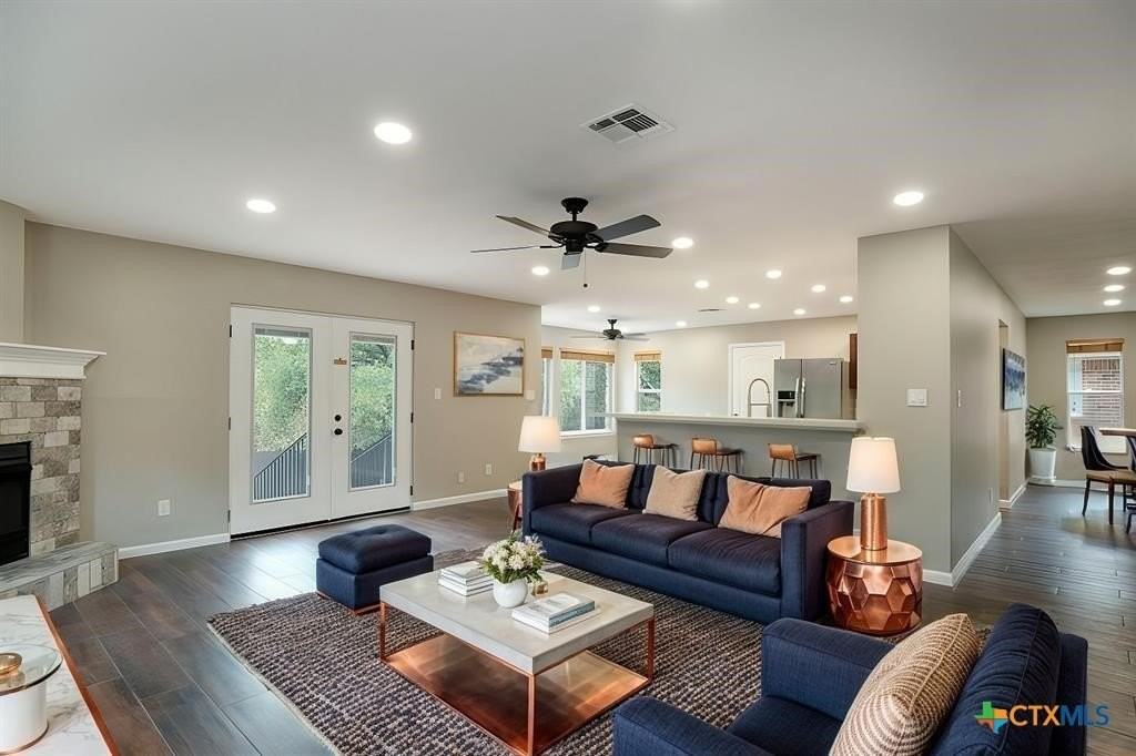 2412 Willow Way - Photo 4 of 38