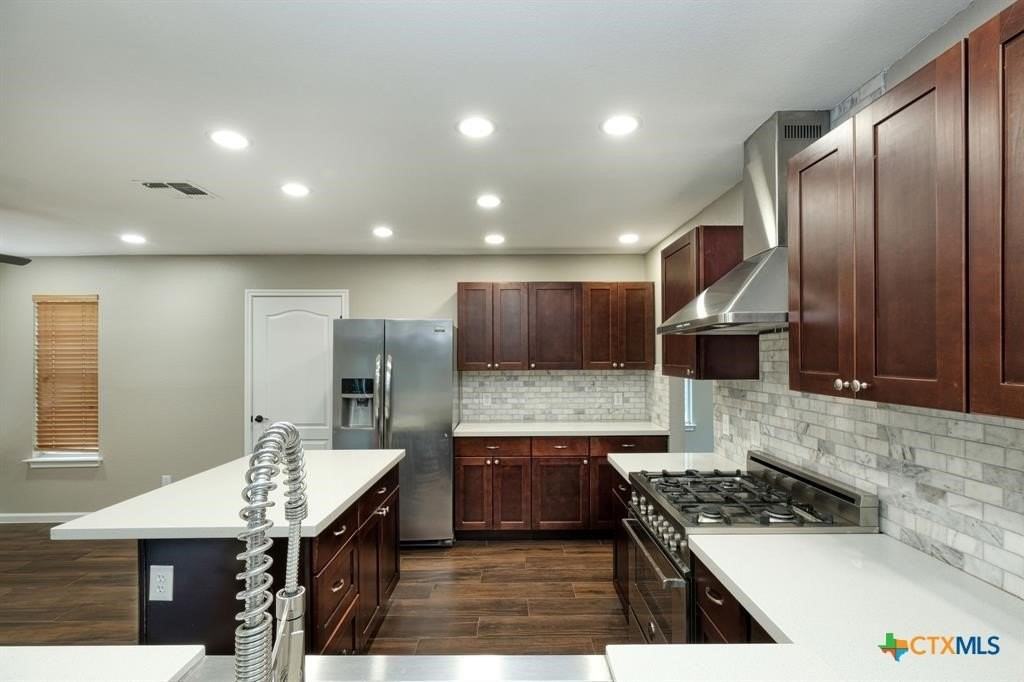 2412 Willow Way - Photo 6 of 38