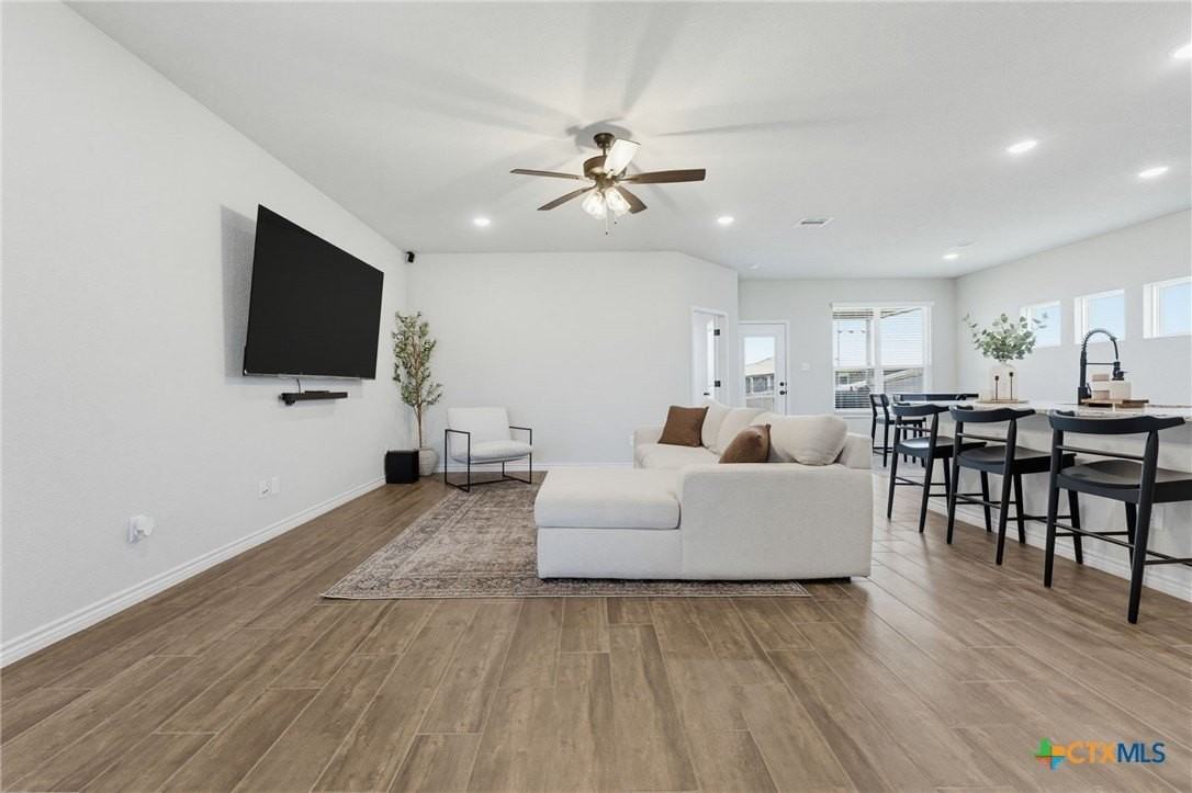 3002 Gryffindor Ln - Photo 2 of 15