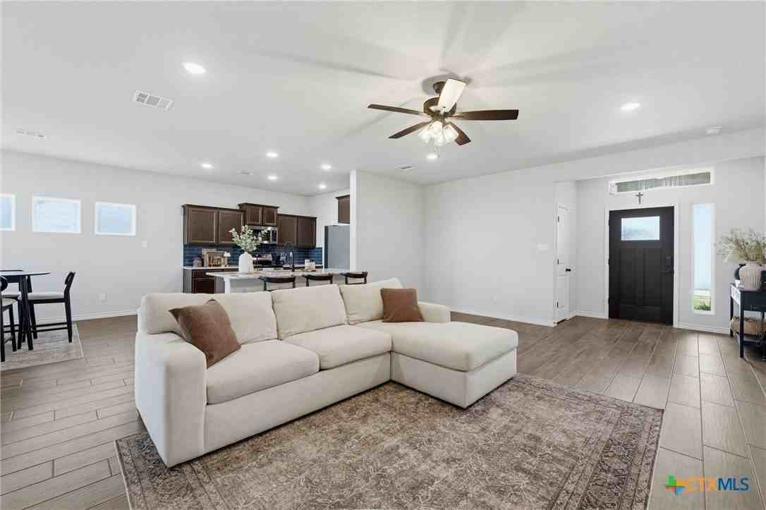 3002 Gryffindor Ln - Photo 4 of 15