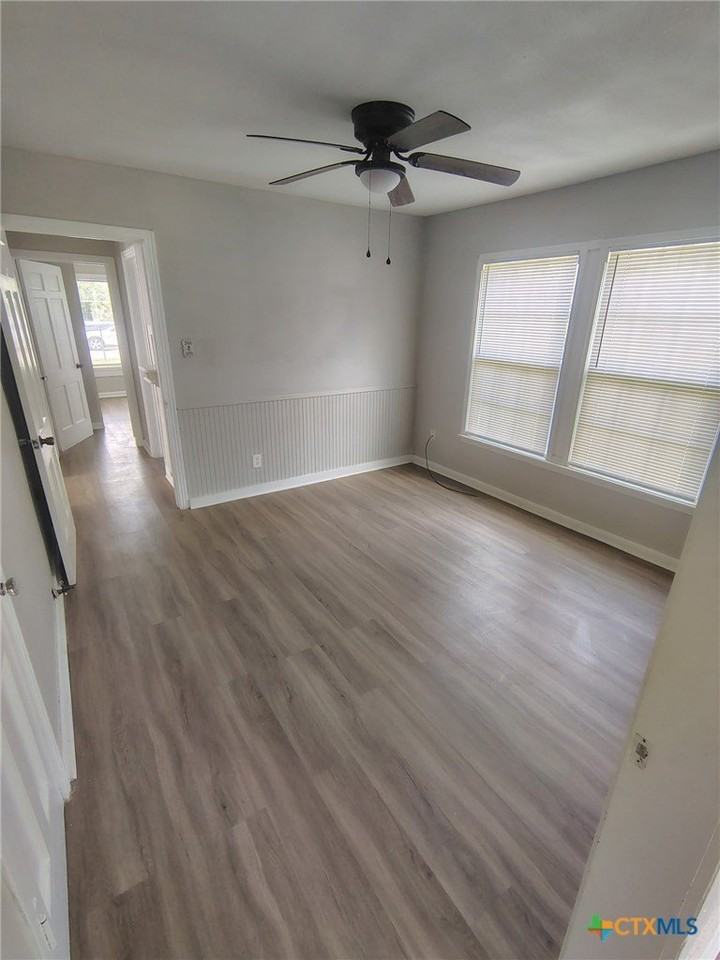 212 S 26th St - Photo 2 of 6