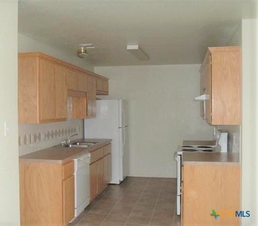 319 Janelle Dr #B - Photo 3 of 9