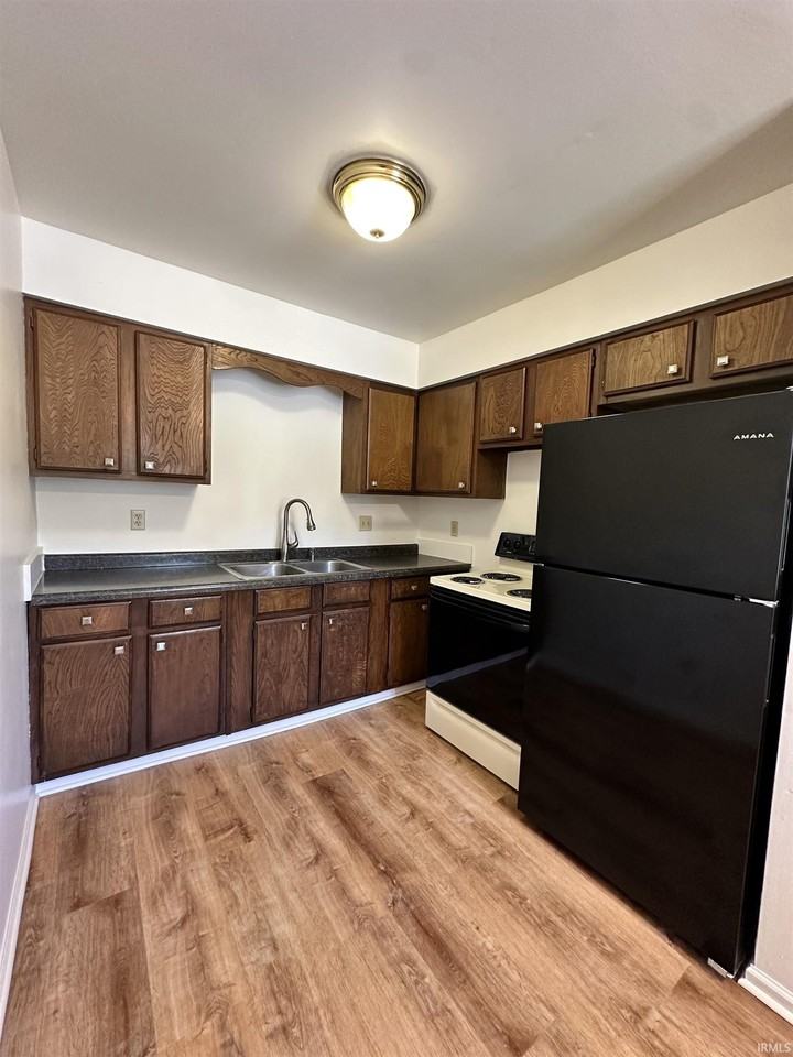 613 Cypress St #B - Photo 6 of 20