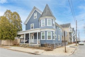 featured image of 18 Berkley St #2