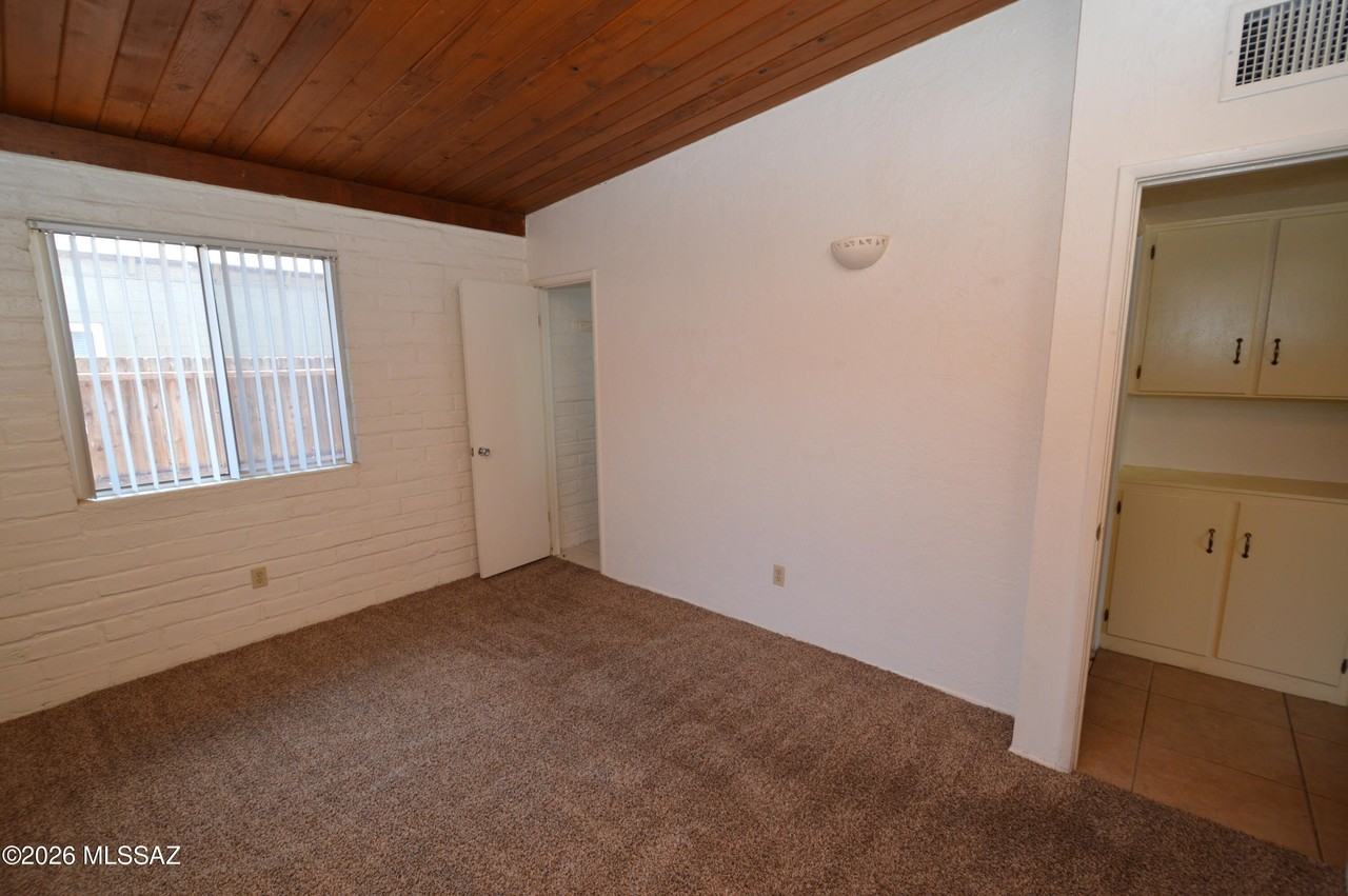 3529 E Florence Dr - Photo 7 of 9