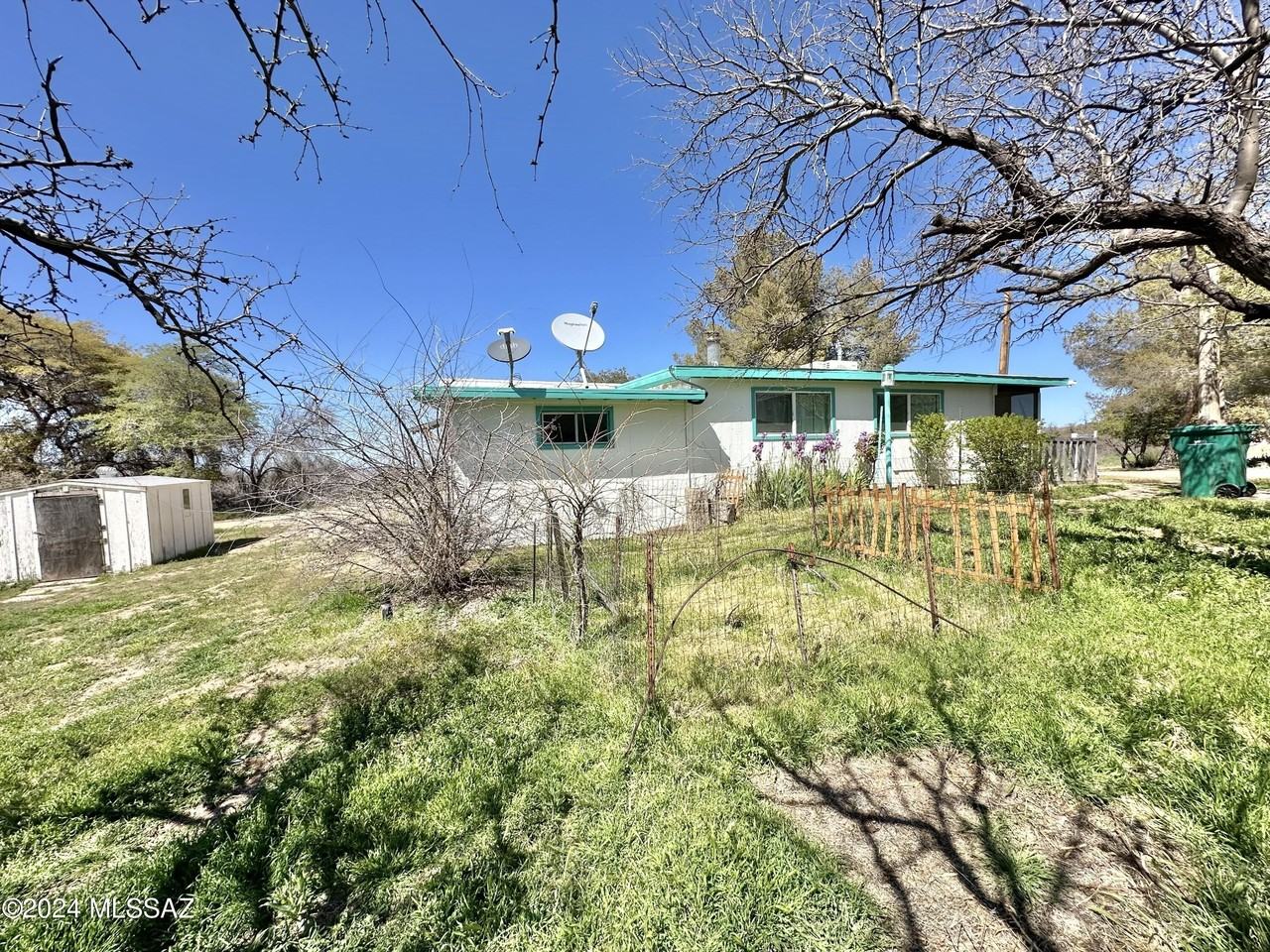 1490 N John Adams St - Photo 2 of 34