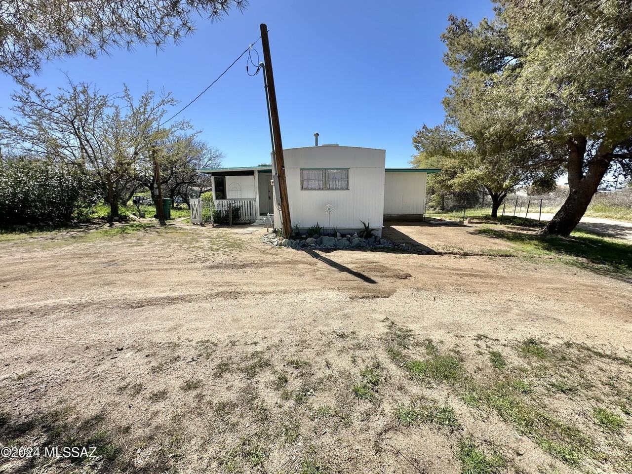 1490 N John Adams St - Photo 4 of 34
