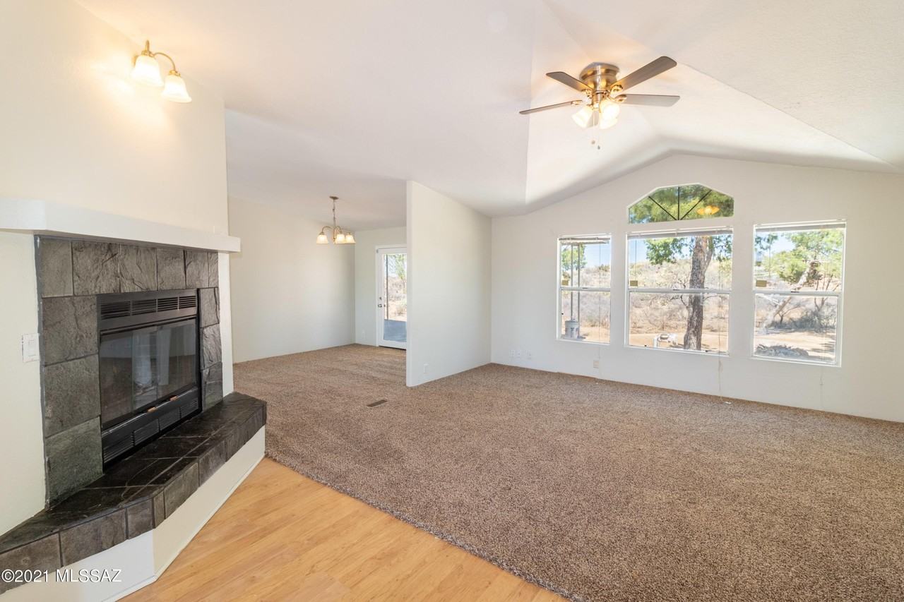 1040 W Barbara Pl - Photo 2 of 14