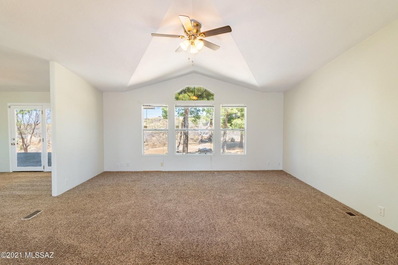 1040 W Barbara Pl - Photo 4 of 14