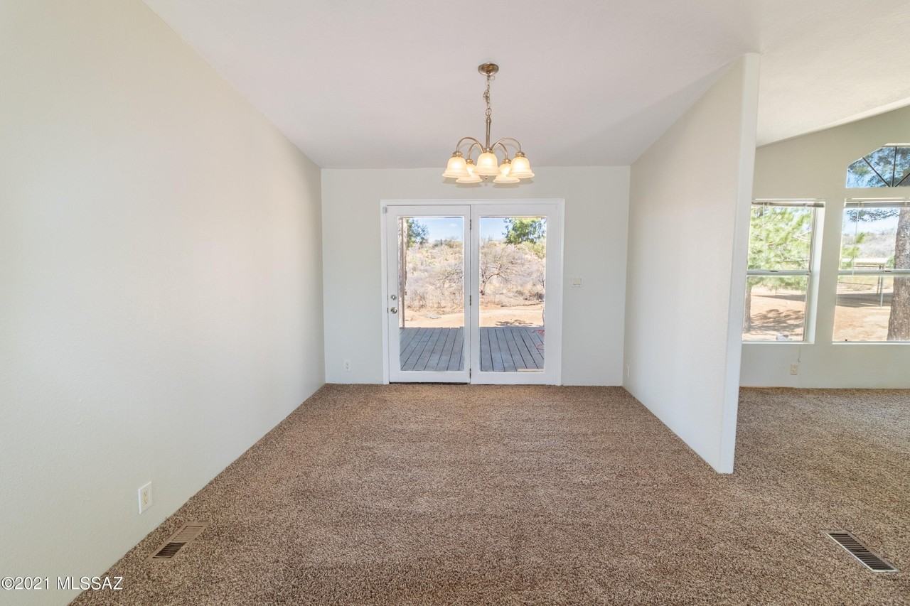 1040 W Barbara Pl - Photo 5 of 14