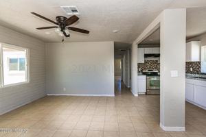 featured image of 2433 E Cameron Vis
