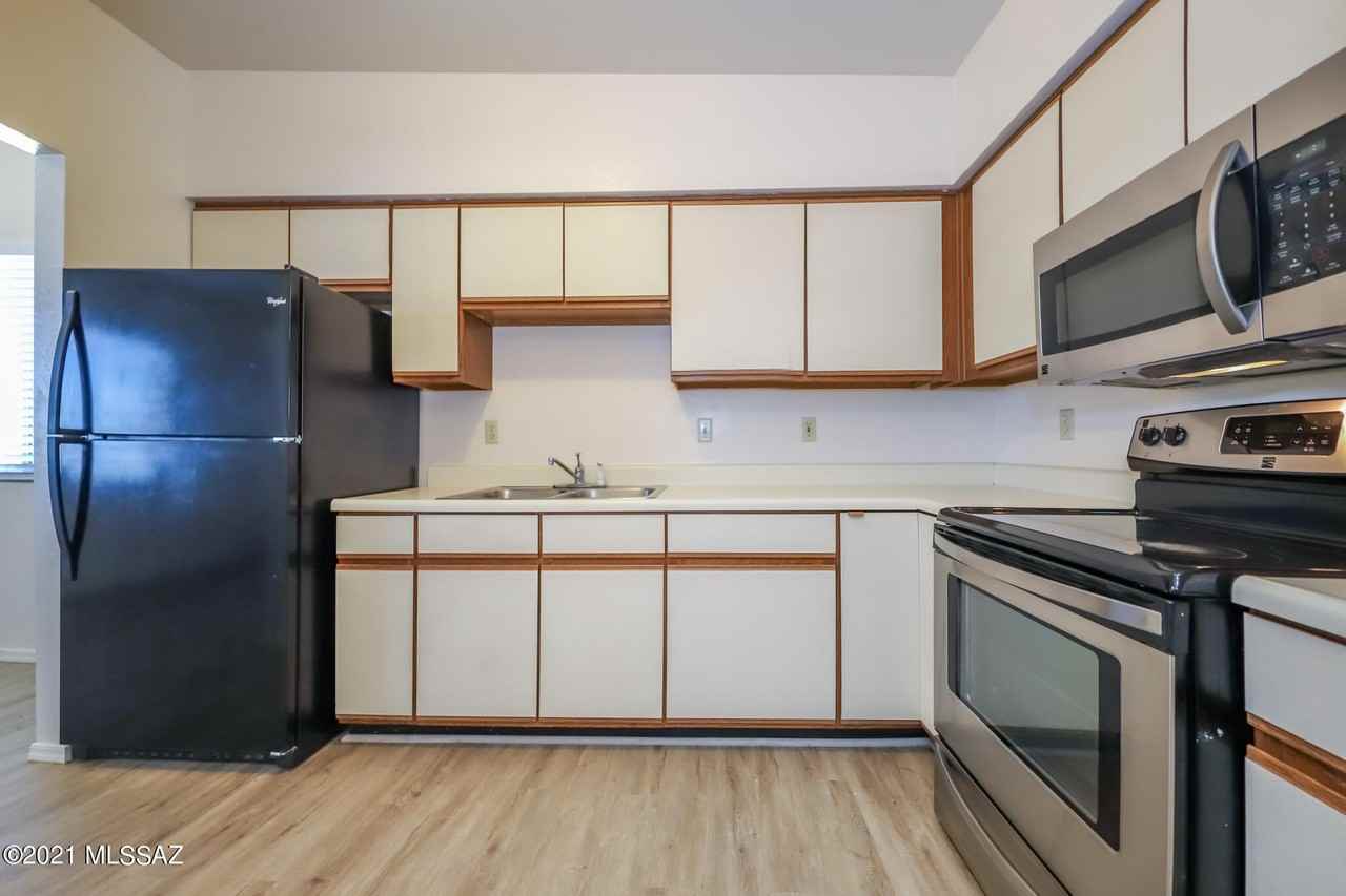 312 E 24th St #3