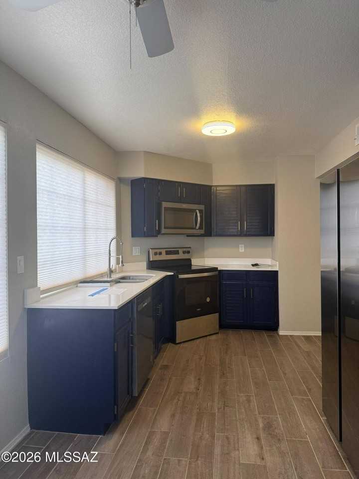 321 E Fieldcrest Ln - Photo 2 of 9