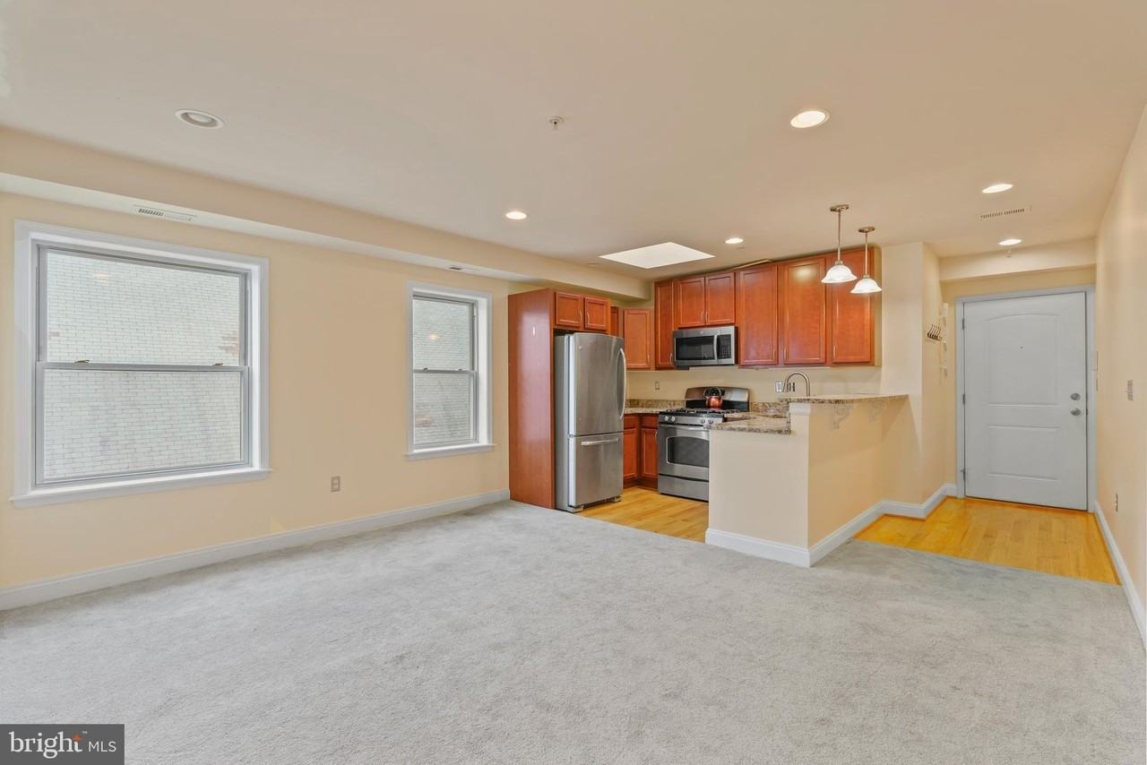 922 Madison St Nw #304 - Photo 2 of 19