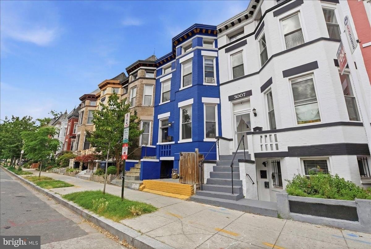 3009 11th St Nw - Photo 2 of 23