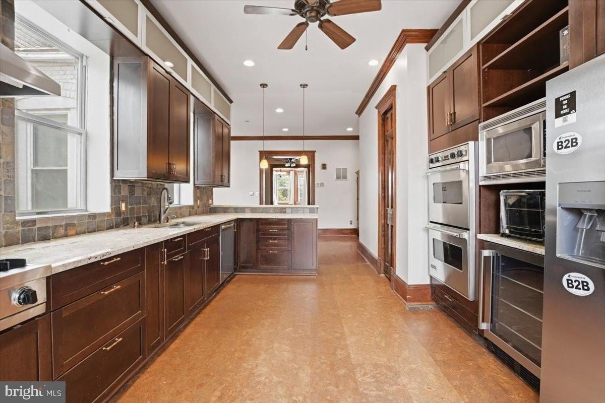 3009 11th St Nw - Photo 3 of 23