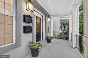 featured image of 600 Harvard St Nw #1