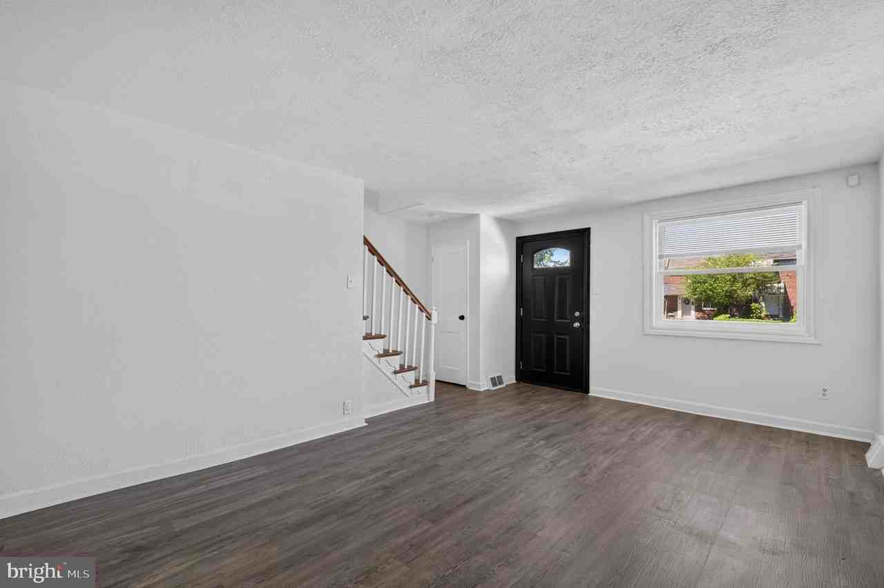 53 Madison Dr - Photo 7 of 35