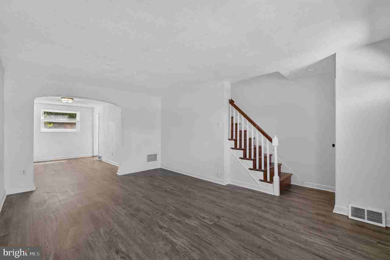 53 Madison Dr - Photo 7 of 34
